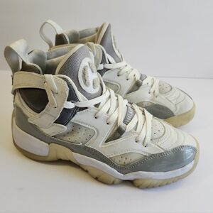 Nike JORDAN JUMPMAN 2 TREY DR9631-002 Grey White Womens Size 7US 38US GUC